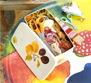 映画「プール」には小林聡美、加瀬亮、伽奈、もたいまさこらが出演。8月には期間限定セレクトショップ「プールショップ」のオープンが予定されている。