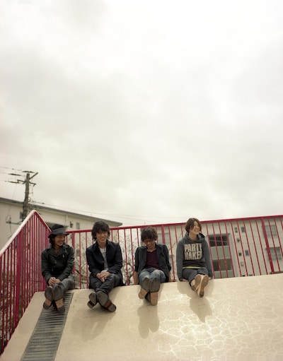 4thアルバム「この場所に生まれた僕達は いつも何が出来るかを考えている」は5月27日にリリースされた。