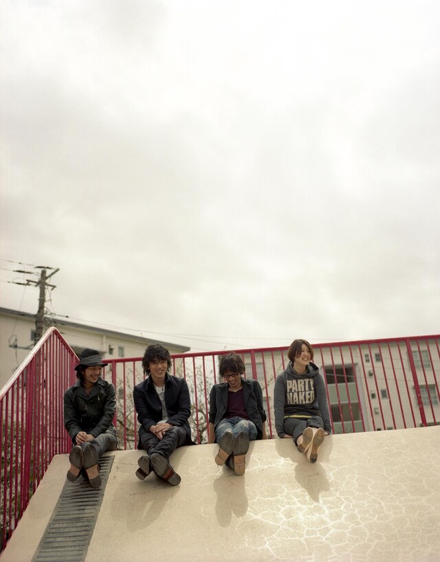 4thアルバム「この場所に生まれた僕達は いつも何が出来るかを考えている」は5月27日にリリースされた。