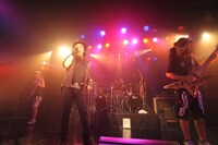 LOUDNESSは「CLASSIC LOUDNESS LIVE」シリーズ第2弾として、8月末から9月初旬にかけて「THUNDER IN THE EAST」ツアーを開催。こちらの内容も気になるところだ。