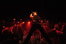 ボーカル二井原実のブログ「R&R GYPSY」にも、今ツアーの様子が掲載されている。