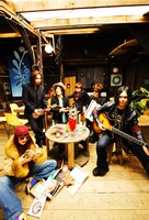 オフィシャルサイトの特設ページでは現在、楽曲解説や「ルーシーの子どもたち」のビデオクリップを公開中。