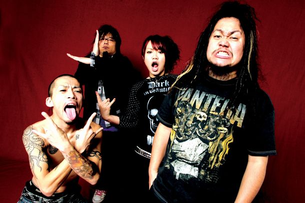 今年で開催5回目を数える、春の恒例フェス「PUNKSPRING」。現在オフィシャルサイトではLOSTPROPHETSとZEBRAHEADのコメント動画を公開している(写真はマキシマム ザ ホルモン)。