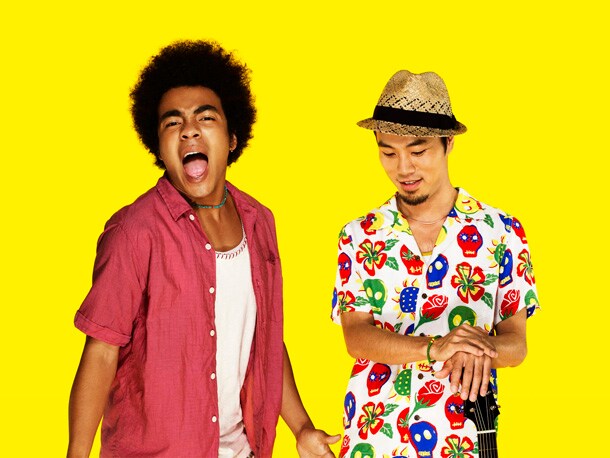 草食系男子の真逆を行く豪快な肉食キャラWillie（写真左）だが、楽曲の世界観やライブMCに見え隠れする純情っぷりに、ギャップ萌えする女性も多いはず。