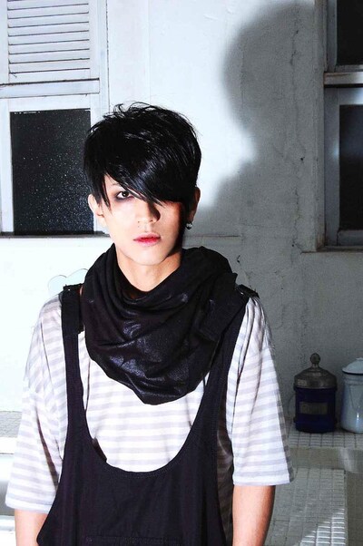 新メンバーを迎え新たなスタートを切るPlastic Tree。佐藤（写真）の加入によって、バンドにどんな変化がもたらされるのか注目だ。