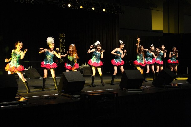 モーニング娘。（Photo：保坂駱駝） - モーニング娘。初LAライブに現地