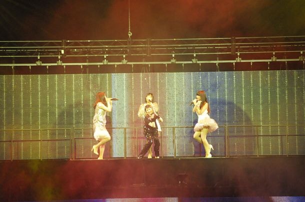 トップバッターとして会場を盛り上げた木村カエラ∞Perfumeは、残念ながらこの日限りで解散。