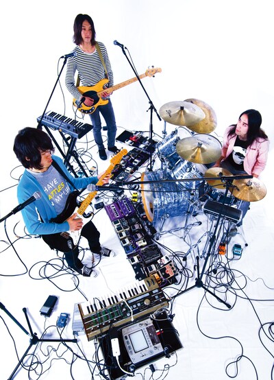 これまでさまざまなアーティストが出演してきた「スペースシャワー列伝」シリーズ。新人の登竜門的イベントとしても注目されており、出演後ブレイクを果たしたバンドも多い（写真はavengers in sci-fi）。