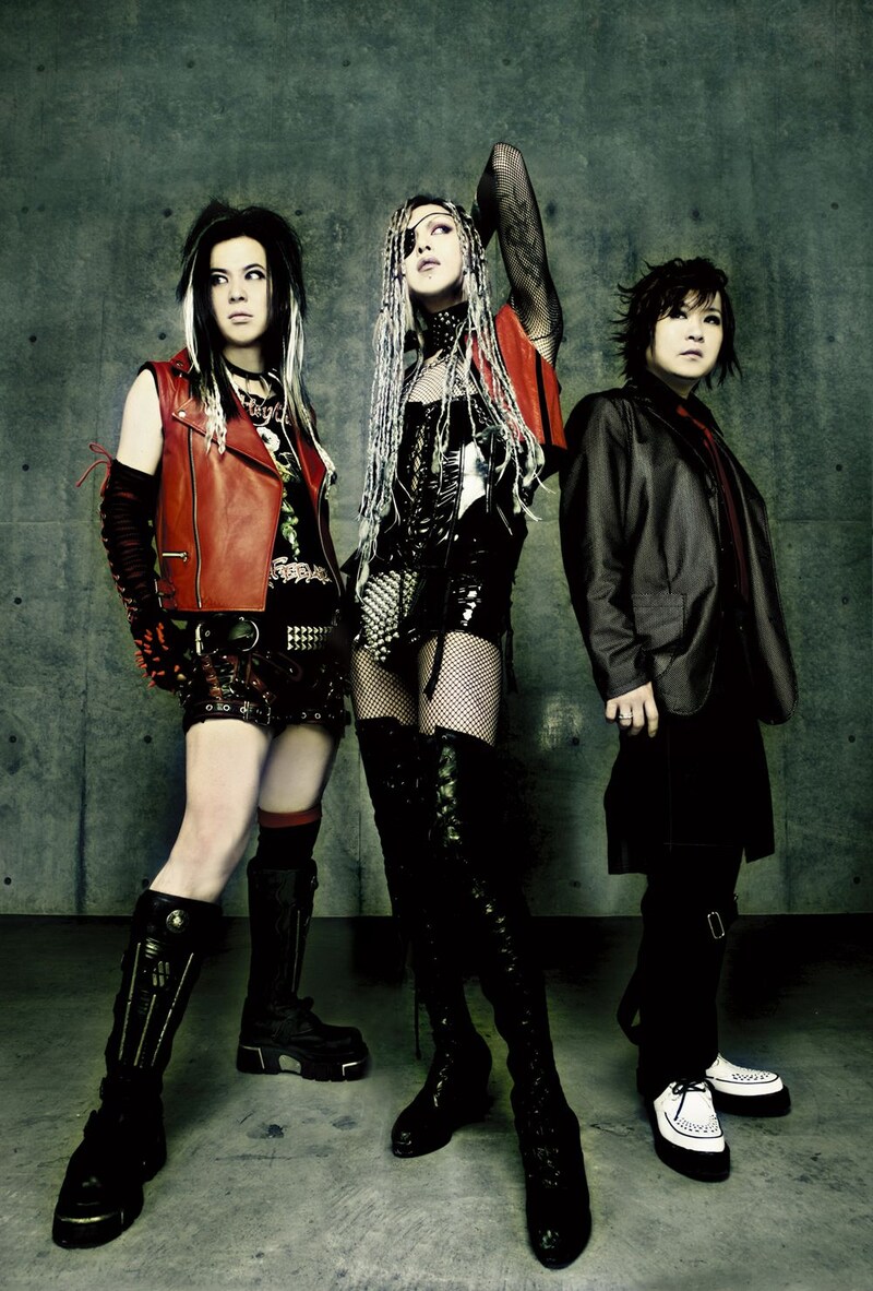 PENICILLINは、元メンバーのGISHOを迎えたファンクラブライブ「GISHORIX REVIVAL」を8月16日にLIQUIDROOM ebisuで開催予定。当日はGISHO演奏による「AI」を聴くチャンスもありそうだ。