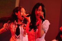 「強き者よ」を披露するSKE48。