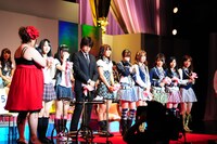 アンダーガールズの面々。中央の男性は、この日欠席した増田有華のマネージャー。