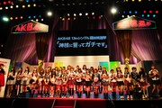 プロデューサーの秋元康によると、新選抜による新曲は爽やか、アンダーガールズが歌う楽曲はかなりセクシーなものになるとのこと。メンバーは明日7月9日から、早くもレコーディングに突入する。