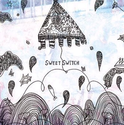 写真は「SWEET SWITCH」通常盤ジャケット。