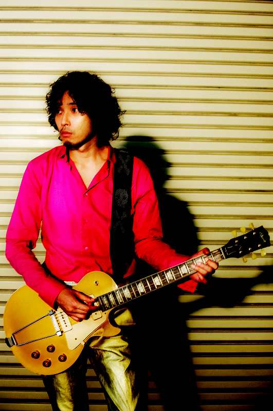 ビデオクリップの撮影には100名のエキストラが参加。完成した映像では参加者が、斉藤とバンドメンバーのパフォーマンスに盛り上がる様子が描かれている。