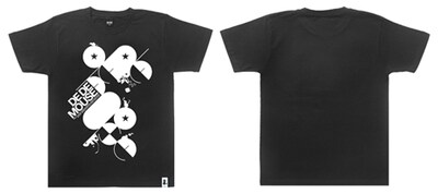 会場限定カラーのブラックTシャツ。