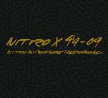 「NITRO X 99-09」ジャケット写真。タイトルは世界的なグラフィックアーティストのFuturaが手掛け、AIR JORDANなどで使用されているエレファント柄のテキスタイルが使用されている。