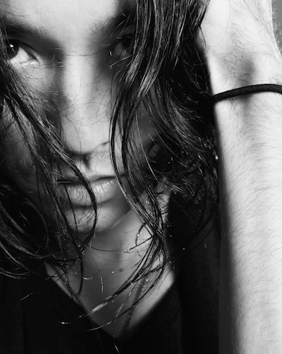 映画「クローズZERO II」への出演をはじめ、俳優としても活躍中の金子。7月13日（月）から始まるフジテレビ系ドラマ「ブザー・ビート～崖っぷちのヒーロー～」にも出演している。