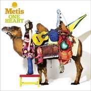 写真は「ONE HEART」ジャケット。アルバムにはヒットナンバー「母賛歌」を含む13曲が収録される。