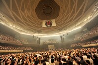 1万1000人のオーディエンスで武道館は満員に。