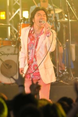 トータス松本は「大阪から出てきたバンドが、最後に向かっていくときにこんな六本木の大都会のど真ん中でライブをやるなんて、当時は想像もしてなかった」と語った。