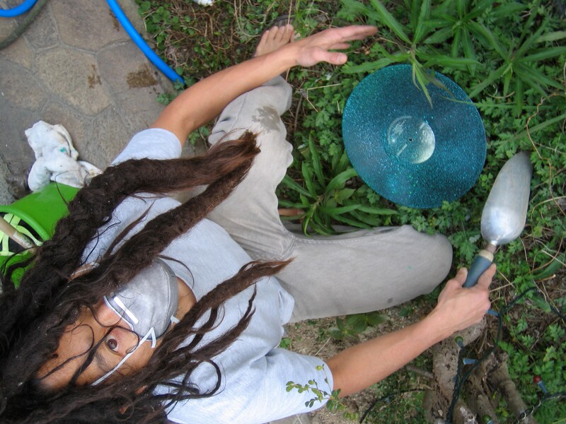 会場となるGALAXY GALLERYは16:00から24:00まで。日曜と月曜は休館。