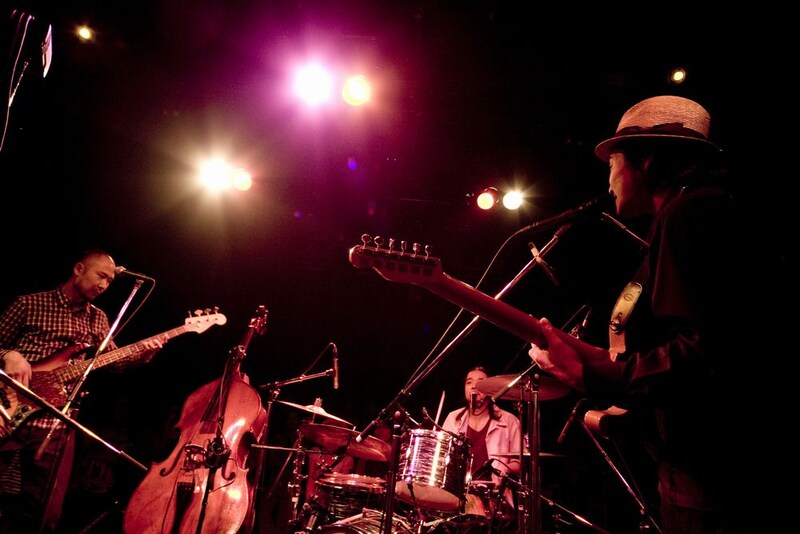 ライブ中に秋に東名阪ツアーを開催することを発表したcutman-booche。現在のところ、10月31日の名古屋APOLLO THEATERと、11月8日の代官山UNITの2公演が決定している。