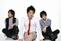 シングル初回限定盤には、この夏2公演限定で行われたプレミアムライブの映像を中心に、撮り下ろしインタビューや貴重なオフショットを収めたDVDが付属する。