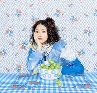 「曲がれ！スプーン」は長澤演じるバラエティ番組の女性ADが、クリスマスイブにエスパーたちの集まる喫茶店を訪れたことから始まる騒動を描いたコメディ。