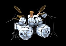 愛用のドラムセットに座るYOSHIKIキャラクター。ドラムはもちろんTAMA製だ。(C)X JAPAN Production Management Committee (C)2009 no1s inc. ALL RIGHTS RESERVED.Published by SFO inc.(C)2009 Mobicle ALL RIGHTS RESERVED.(C)2009 SFO inc. ALL RIGHTS RESERVED.