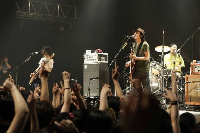 6年連続出場となったACIDMAN。ライブ中に披露された新曲「ファンタジア」のビデオクリップはレーベルオフィシャルサイトでフルサイズで配信中（photo by YOJI KAWADA）。