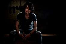 オフィシャルサイトの日記で、約4カ月以上にわたったレコーディングが終了したことを報告しているJ。12月に始まるツアーについても触れており、「アルバムを引っさげてのツアーも、ほんと凄くなりそうで、今から興奮気味なんだけど（笑）」とコメントしている。