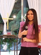 傳田真央、チャペルでアラサー女性に“婚活ソング”披露