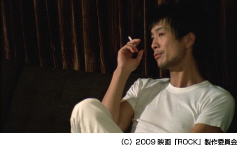 写真は映画のワンシーン。前作「矢沢永吉 RUN＆RUN」で未使用だったフィルムから最新の撮り下ろし映像まで、いろんな矢沢を観ることができる。