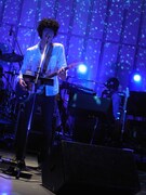 壮絶な湿気が立ち込めたものの、ライブ中には時折涼しい風も吹き抜けた。