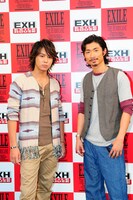 「FIREWORKS」ビデオクリップの撮影はTBSドラマ「MR.BRAIN」の撮影スタジオの隣で行われ、撮影中に主演の木村拓哉（SMAP）が見学に来たとのこと。