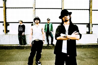 ソニーミュージックのサイトでは現在「流れて」のビデオクリップ視聴が行われている。