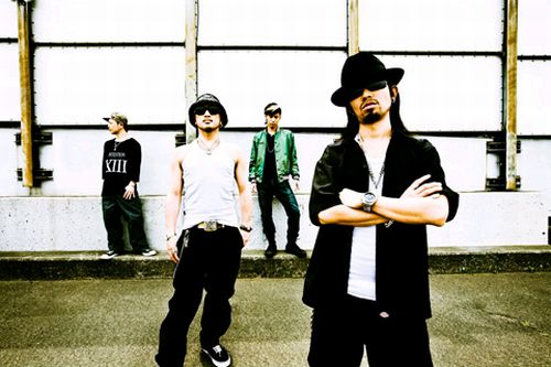 ソニーミュージックのサイトでは現在「流れて」のビデオクリップ視聴が行われている。