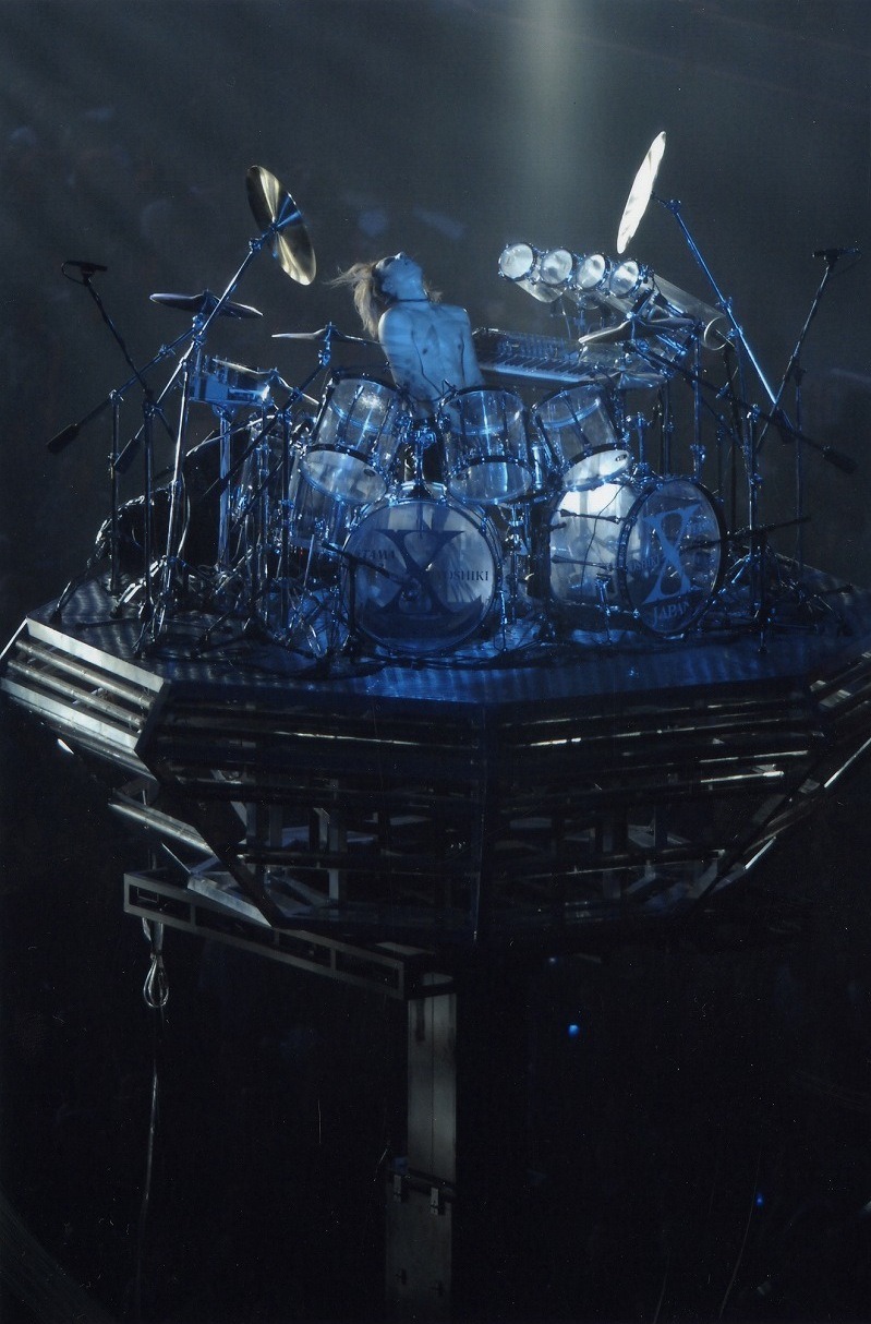 YOSHIKI