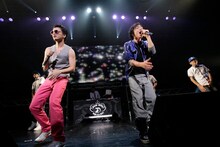 KREVAのゲスト出演について大知は「赤坂BLITZのこけら落としをしたKREVAさんに、自分にとって初めての赤坂BLITZのステージに出てもらいたかった」と、自らオファーしたことを明かした。