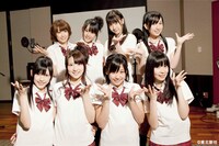 チームBメンバーはアフレコにも挑戦。誰がどんな役を担当するのかにも注目だ（写真は前列左から渡辺麻友、仲谷明香、仲川遥香、指原莉乃、後列左から浦野一美、多田愛佳、柏木由紀、片山陽加）。