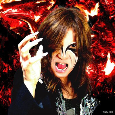 おなじみのアニソンをパワフルにシャウトするEiZO Japan。ディスクユニオンでは先着特典としてサイン会参加整理券が封入され、9月12日19時よりディスクユニオン新宿ヘヴィメタル館にてサイン会が行われる。