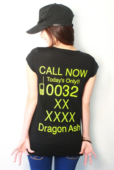 こちらは後ろ姿。