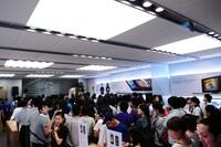 会場には早い時間から、大勢のファンが押し寄せた。