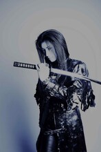 ソロデビュー10周年を機に、さまざまな活動を展開中のGACKT。今後も彼の動向から目が離せそうにない。