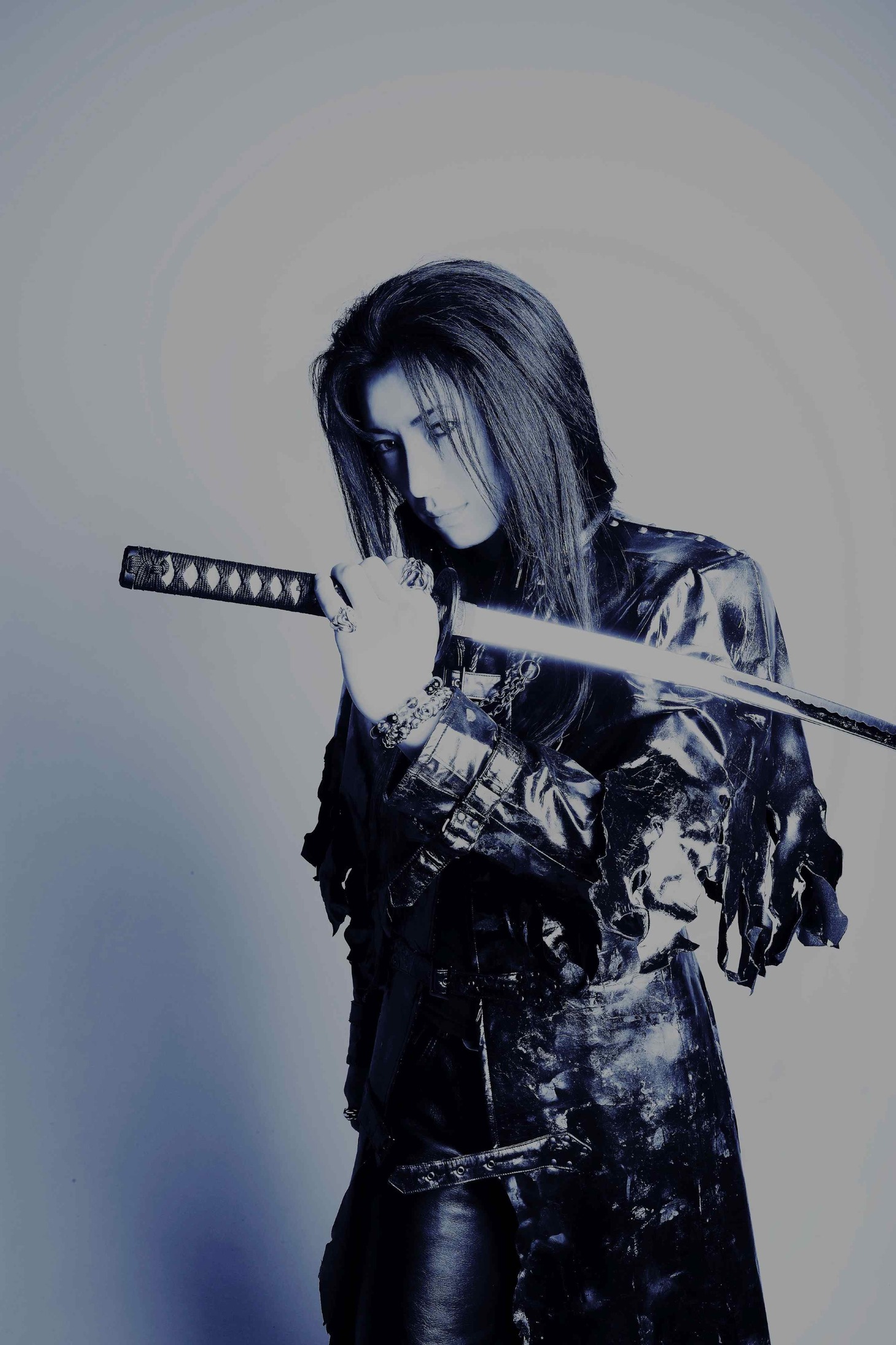 GACKTは2010年1月1日にシングル「Stay the Decade Alive」をリリース。この曲は12月12日から公開の映画「仮面ライダー×仮面ライダー W＆ディケイドMOVIE大作戦2010」のテーマソングに決定している。