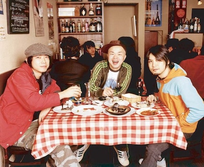 今年の「HiPPY CHRiSTMAS」は東京公演のみ。ちなみにボーカルの西寺郷太（写真中央）は先日よりTwitterにハマっており、頻繁な更新を行っている。Twitterユーザーはさっそくフォローしておこう。