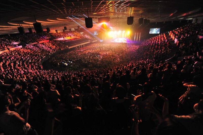 4人のパフォーマンスに1万人のオーディエンスは熱狂。