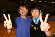 本戦レポーターのBコースタケト。素早い動きで芸人のボケを見逃さずMCをフォロー。予選・本戦レポーターはロシアンモンキー川口。超若手から22年目の先輩まで、予選・本戦通して6時間以上のレポートを笑顔で全うした。 (c)フォトプロ