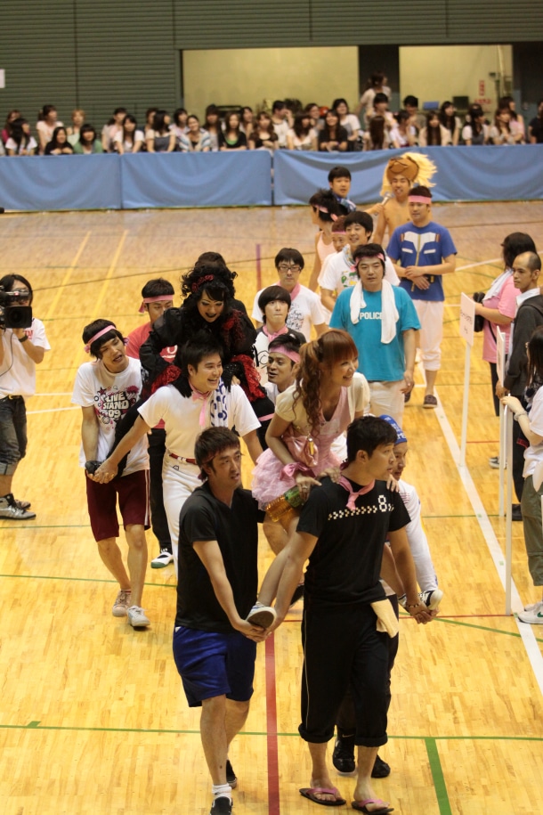 あべさく率いる「ピン芸人連合」。運動会だって、しーんぱーいないさー！ 何が起こっても、くるっと平和解決！ (c)フォトプロ