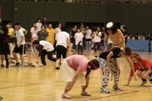 カッパも飛ぶ（カナリア・ボン）。 (c)フォトプロ